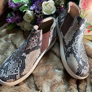 Coconuts by Matisse snake print shoes
